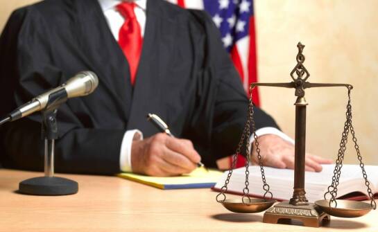 Etapy postępowania egzekucyjnego – jak działa egzekucja sądowa w praktyce