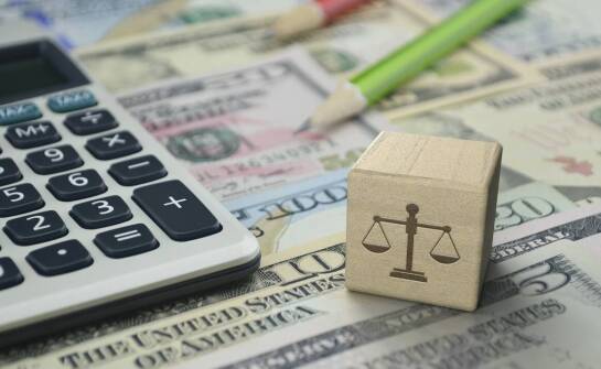 Licytacje komornicze – jak przygotować się do udziału w sprzedaży majątku