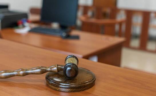 Komornik sądowy – jakie sytuacje prowadzą do wszczęcia egzekucji