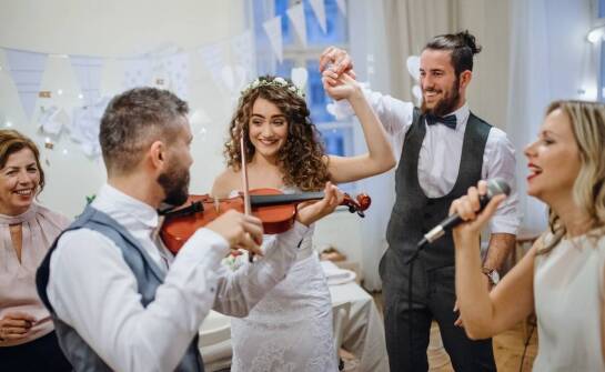 Zespoły muzyczne – czym się kierować przy wyborze formacji na ważne wydarzenie