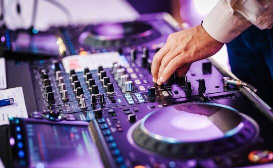 Muzyka na wesele – najważniejsze kryteria wyboru zespołu muzycznego