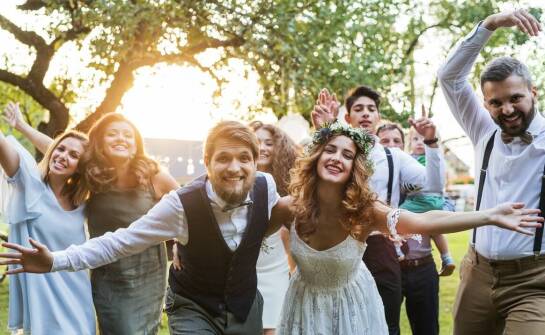 Najciekawsze pomysły na oprawę muzyczną ślubu i wesela z zespołem