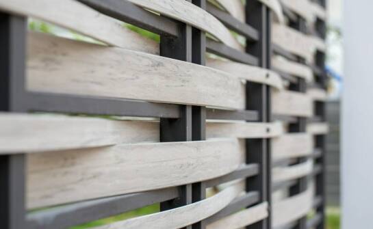 Panele ogrodzeniowe – funkcje, zastosowania i najważniejsze zalety rozwiązania