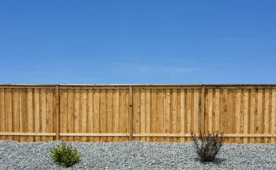 Panele ogrodzeniowe – jakie możliwości oferują i na co zwrócić uwagę przy wyborze