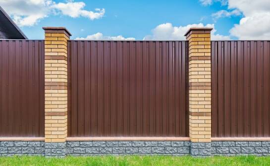 Jakie są najważniejsze zalety i zastosowania ogrodzeń panelowych?