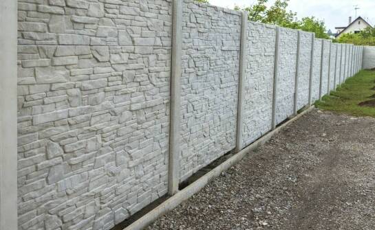 Płyta ogrodzeniowa betonowa – właściwości, zastosowania i praktyczne rozwiązania