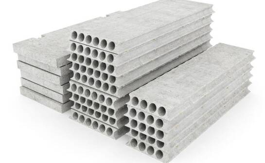 Płyty betonowe na ogrodzenie – jakie możliwości dają i jak je wykorzystać