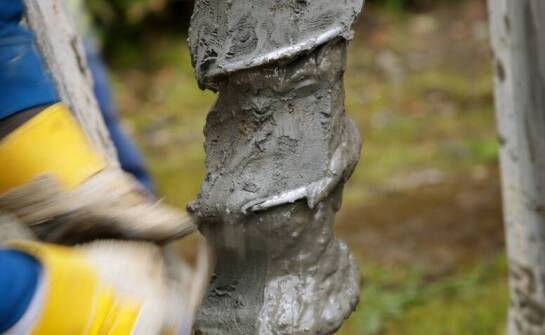 Słupek betonowy – rodzaje, zastosowania oraz czynniki wpływające na koszt