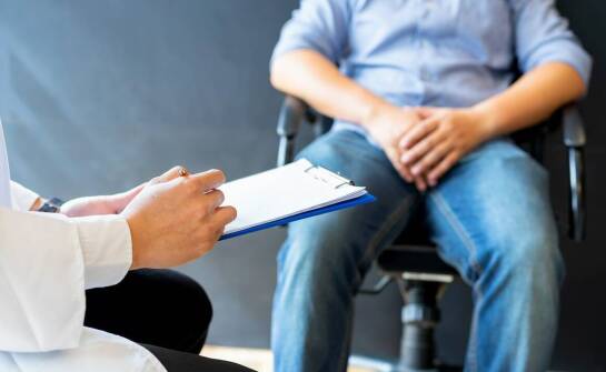 Terapia zajęciowa – zastosowanie, korzyści i możliwości rozwoju zawodowego