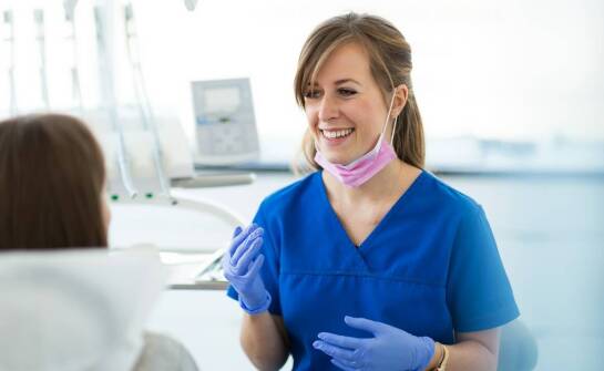 Jak wygląda praca higienistki stomatologicznej i jakie umiejętności są potrzebne