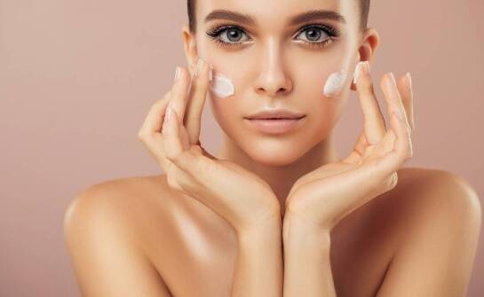 Sekret młodej skóry – jak działają kosmetyki kolagenowe Colway i Lagenko