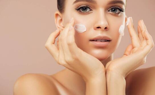 Kolagen w pielęgnacji: jak kosmetyki kolagenowe wspierają zdrową skórę