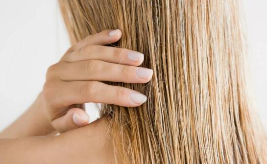 Kolagen do włosów – jak wpływa na wygląd i kondycję pasm?