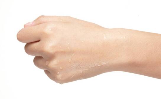 Kolagen naturalny a blizny – jak wspiera regenerację skóry po urazach