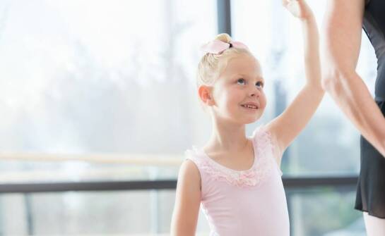 Balet dla dzieci – jak taniec wpływa na rozwój i pewność siebie najmłodszych