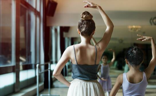 Balet od podstaw – jak taniec rozwija pasje i kreatywność dzieci