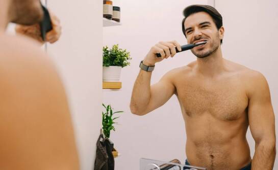 Zabiegi pielęgnacyjne specjalnie dla mężczyzn – trendy i korzyści