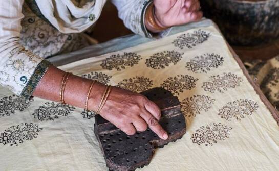 Henna pudrowa – na czym polega zabieg i jakie efekty można uzyskać