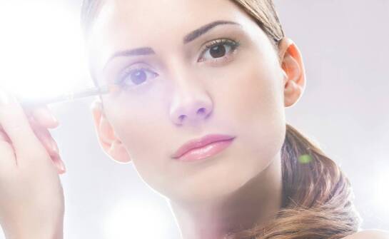 Lifting rzęs – działanie, efekty i zalety zabiegu podkreślającego spojrzenie