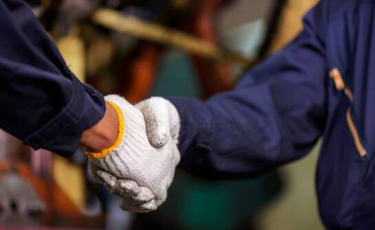 Kiedy warto stosować rękawice robocze ocieplane i jakie materiały wybrać?