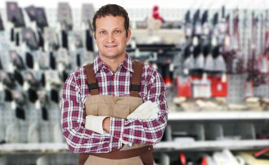 Odzież robocza – rodzaje, zastosowania i jak wpływa na bezpieczeństwo pracy