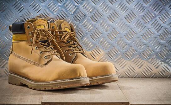 Ocieplone buty robocze męskie – kluczowe cechy i zastosowania zimą