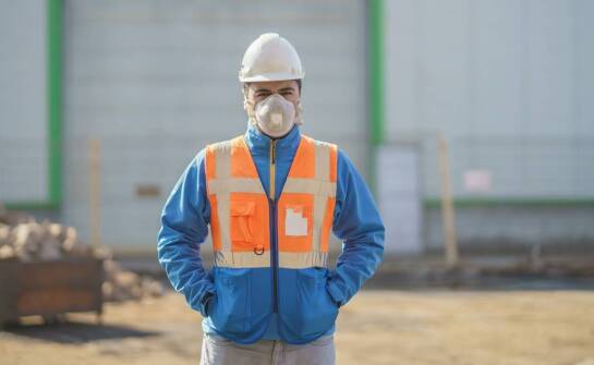 Jakie są skuteczne sposoby ochrony dróg oddechowych w miejscu pracy?