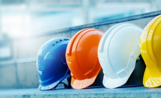 Najważniejsze czynniki wpływające na skuteczność ochrony głowy w pracy