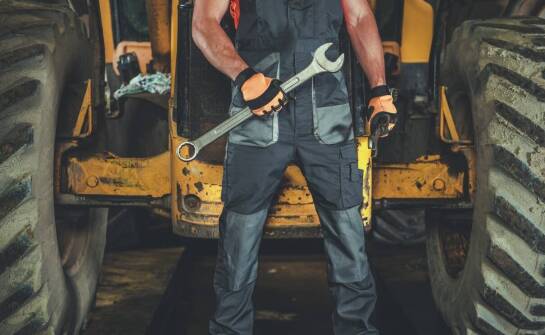 Najważniejsze cechy i zastosowania wytrzymałych spodni do pracy