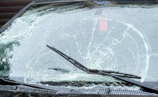 Szkło w samochodzie – znaczenie, wyzwania i najnowsze rozwiązania branży