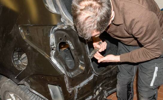 Wymiana szyby tylnej w samochodzie – kiedy jest konieczna i jak przebiega