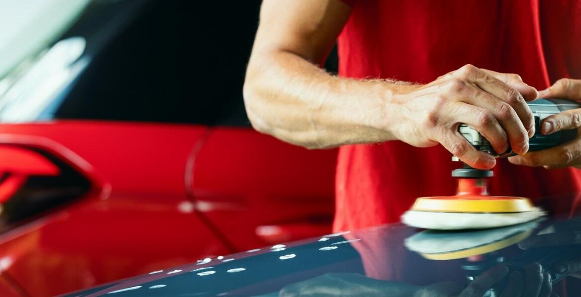 Na czym polega montaż szyb samochodowych i jakie ma znaczenie dla pojazdu?