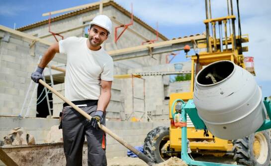 Torkret – zastosowania, właściwości i znaczenie technologii natryskowego betonu