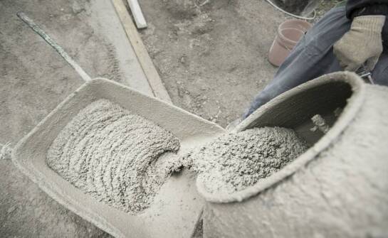 Impregnat do betonu – zastosowania, właściwości i korzyści stosowania