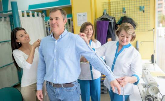 Jak wybrać wygodną i funkcjonalną odzież medyczną do pracy i codzienności