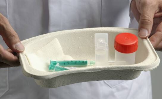 Basen sanitarny – zastosowanie, zalety i ułatwienia w opiece nad osobami chorymi