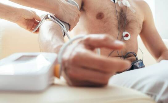 Cewniki zewnętrzne dla mężczyzn – zastosowanie, rodzaje i ważne wskazówki