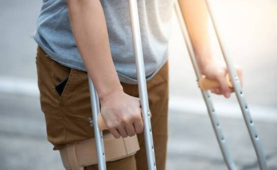 Chodzik rehabilitacyjny – kluczowe funkcje i zastosowania w procesie usprawniania