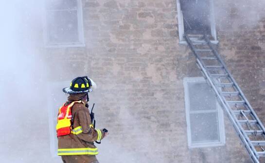 Jakie informacje zawiera ekspertyza budynku po pożarze?