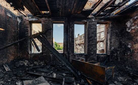 Jak wygląda analiza techniczna budynku po pożarze i jakie niesie skutki