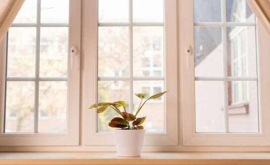 Okno obrotowe Designo R4 – funkcje, zalety i możliwości aranżacyjne wnętrz