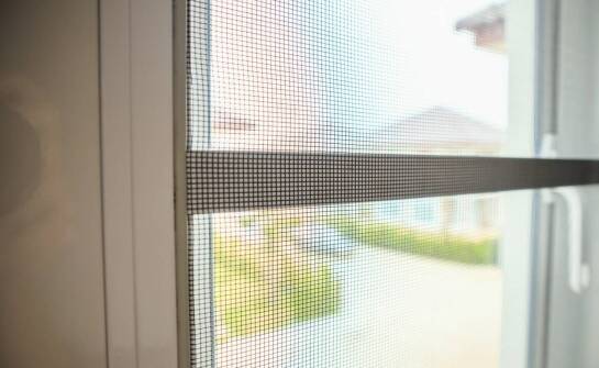 Roleta solarna ROTO – jak działa i kiedy warto postawić na rozwiązania solarne