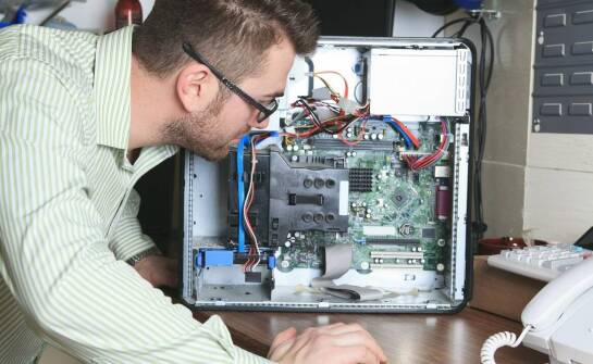 Najczęstsze usterki komputerów i skuteczne sposoby ich rozwiązywania