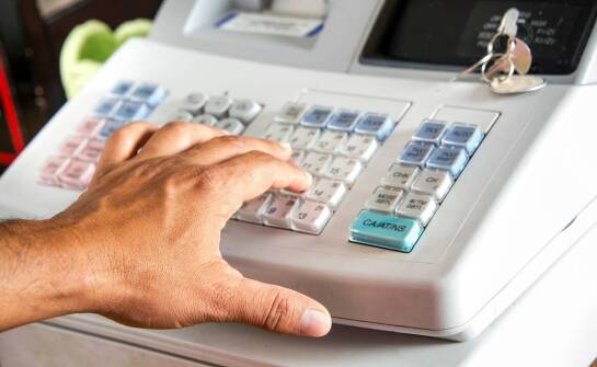 Rodzaje kas fiskalnych – przegląd popularnych modeli i ich zastosowanie