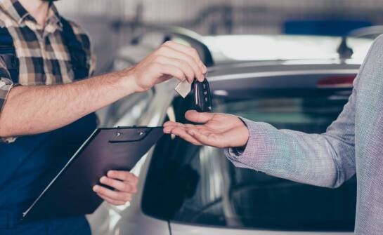 Kiedy warto rozważyć sprzedaż samochodu do skupu i jak wygląda ten proces