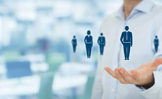 Obsługa kadr i płac – podstawy, procesy oraz aktualne regulacje dla firm