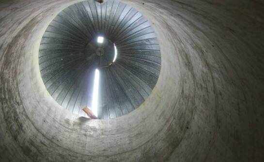 Komora hiperbaryczna – działanie, korzyści i zastosowania terapii tlenowej