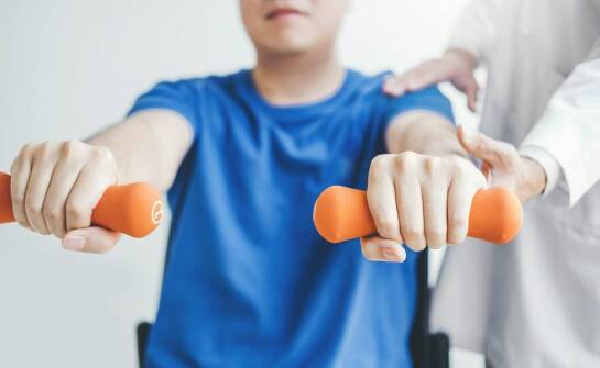 Rehabilitacja z zakwaterowaniem – jak przebiegają turnusy i co oferują