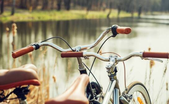 Rowerem przez malownicze szlaki – pomysły na aktywny wypoczynek w górach