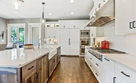 Jak wybrać idealną kuchnię na zamówienie – inspiracje i praktyczne porady